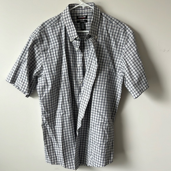 NWOT - Kirkland Signature Short Sleeve Button Down Sport Shirts - Picture 2 of 7